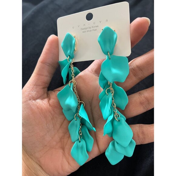 Turquoise acrylic earrings , blue petal earrings , rose petal earrings - Picture 5 of 9